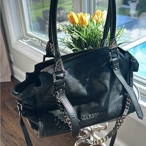 Burberry Black leather Shoulder Bag with crossbody strap